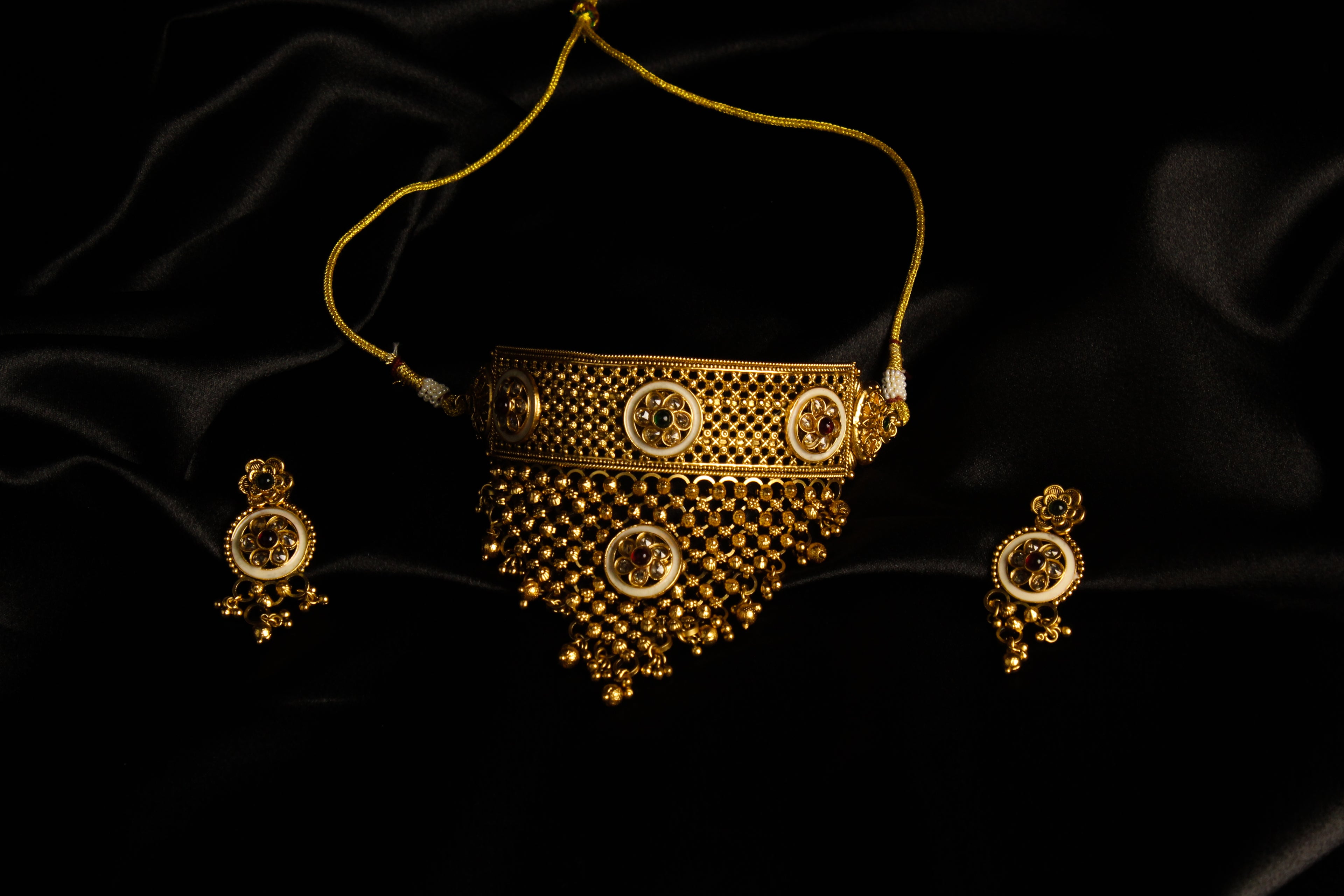 HERITAGE ANTIQUE NECKLACE