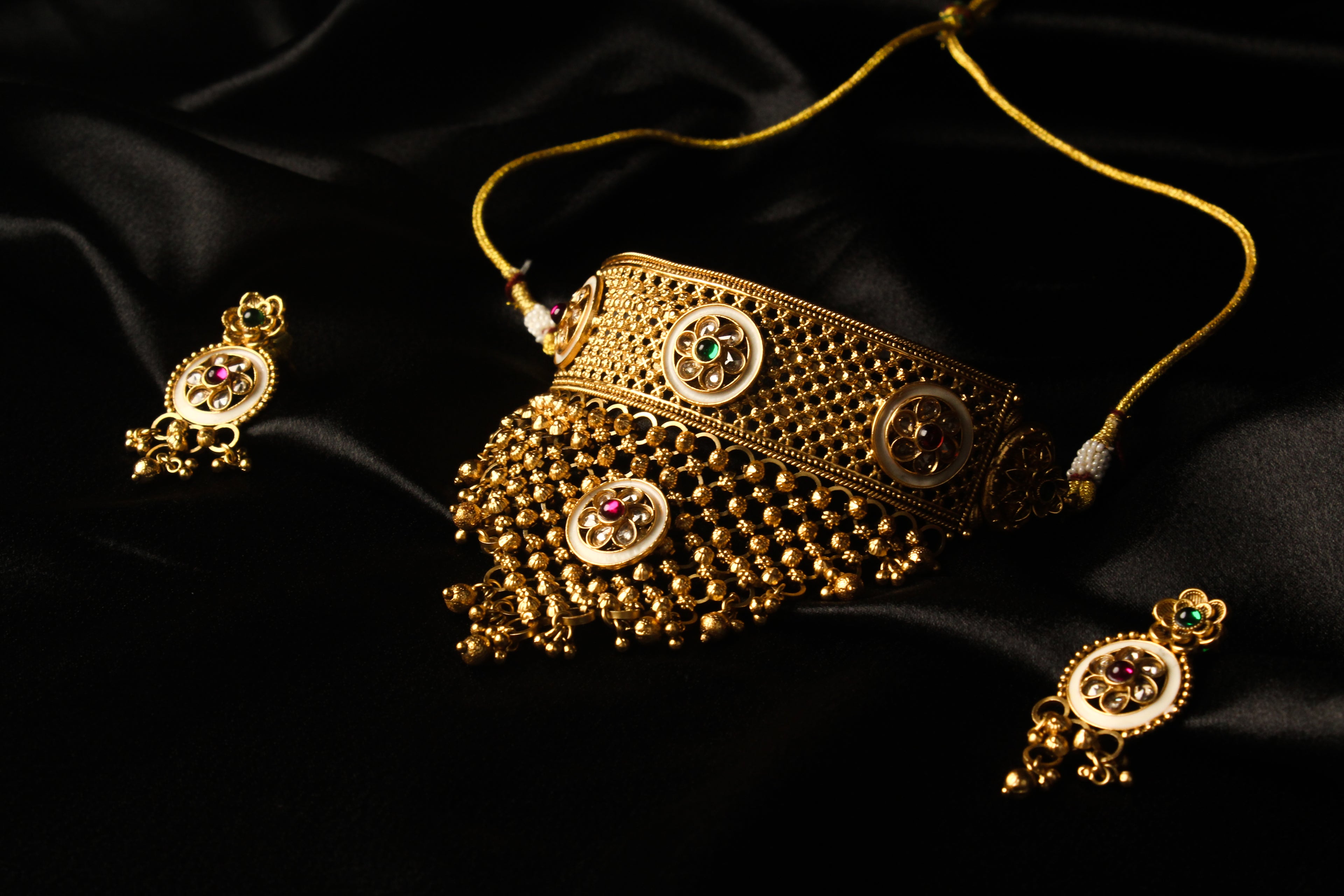 HERITAGE ANTIQUE NECKLACE