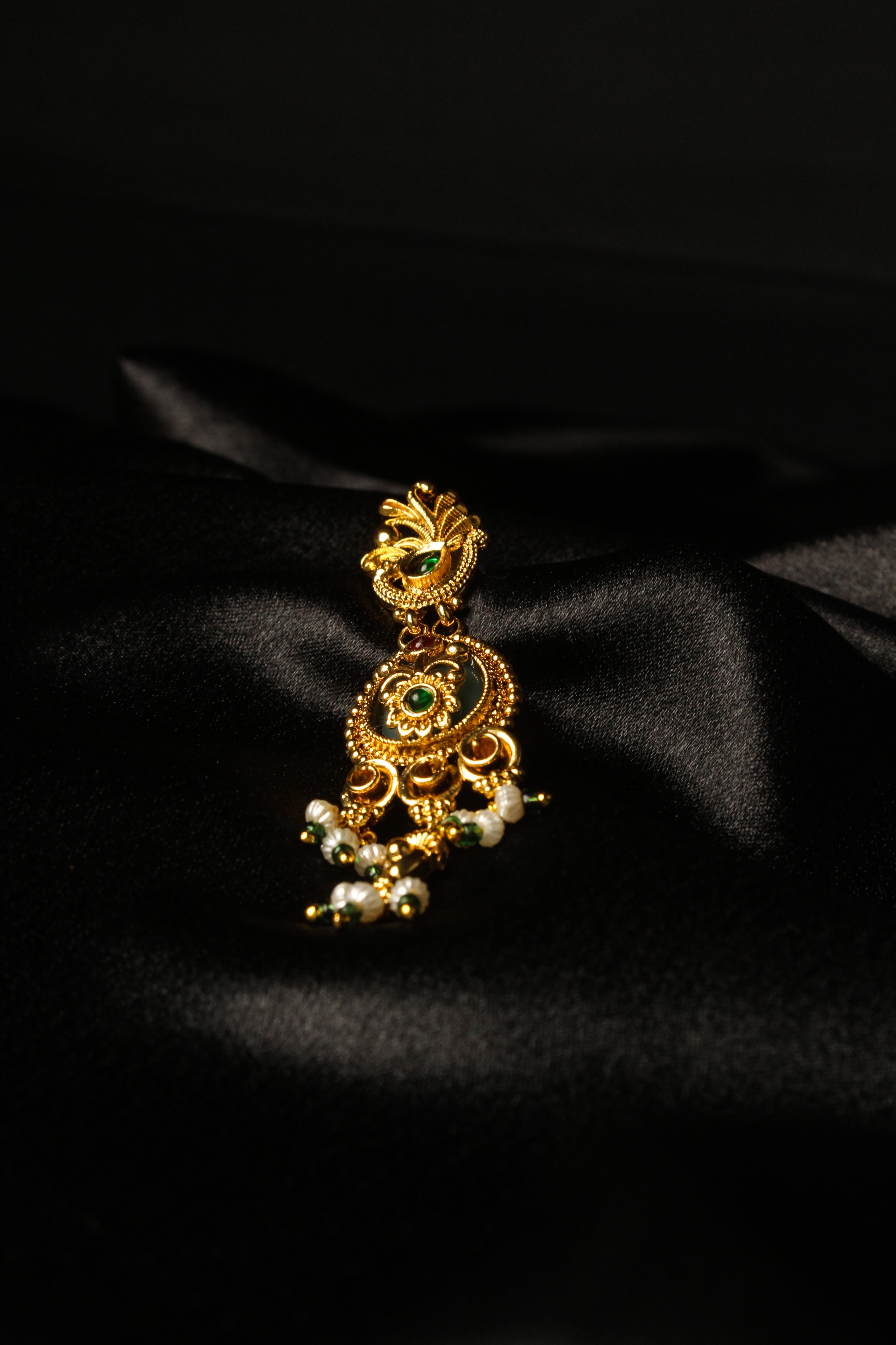 ELEGENT LOOKING HERITAGE CHOKER
