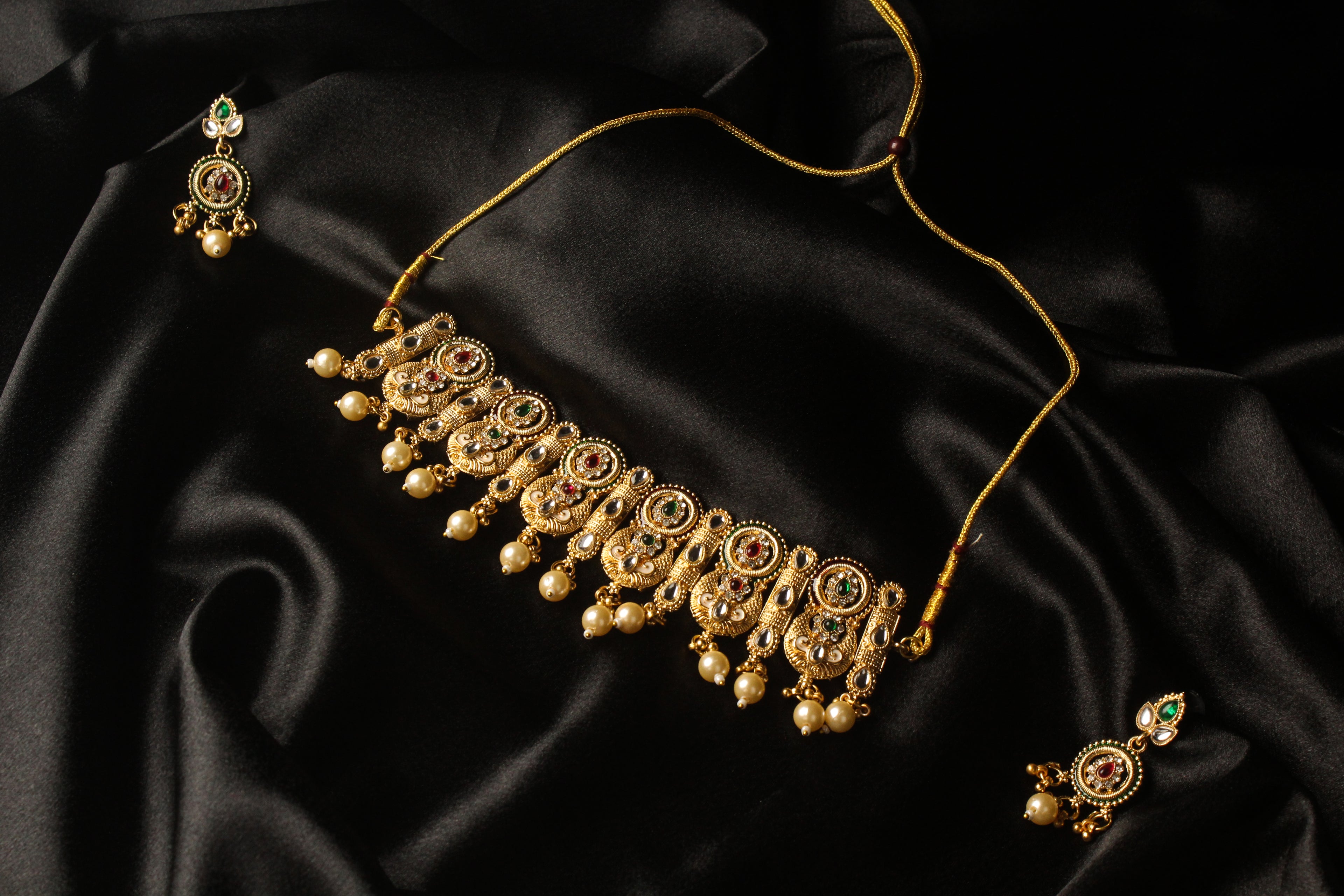 LUXURY MINAKARI CHOKER SET