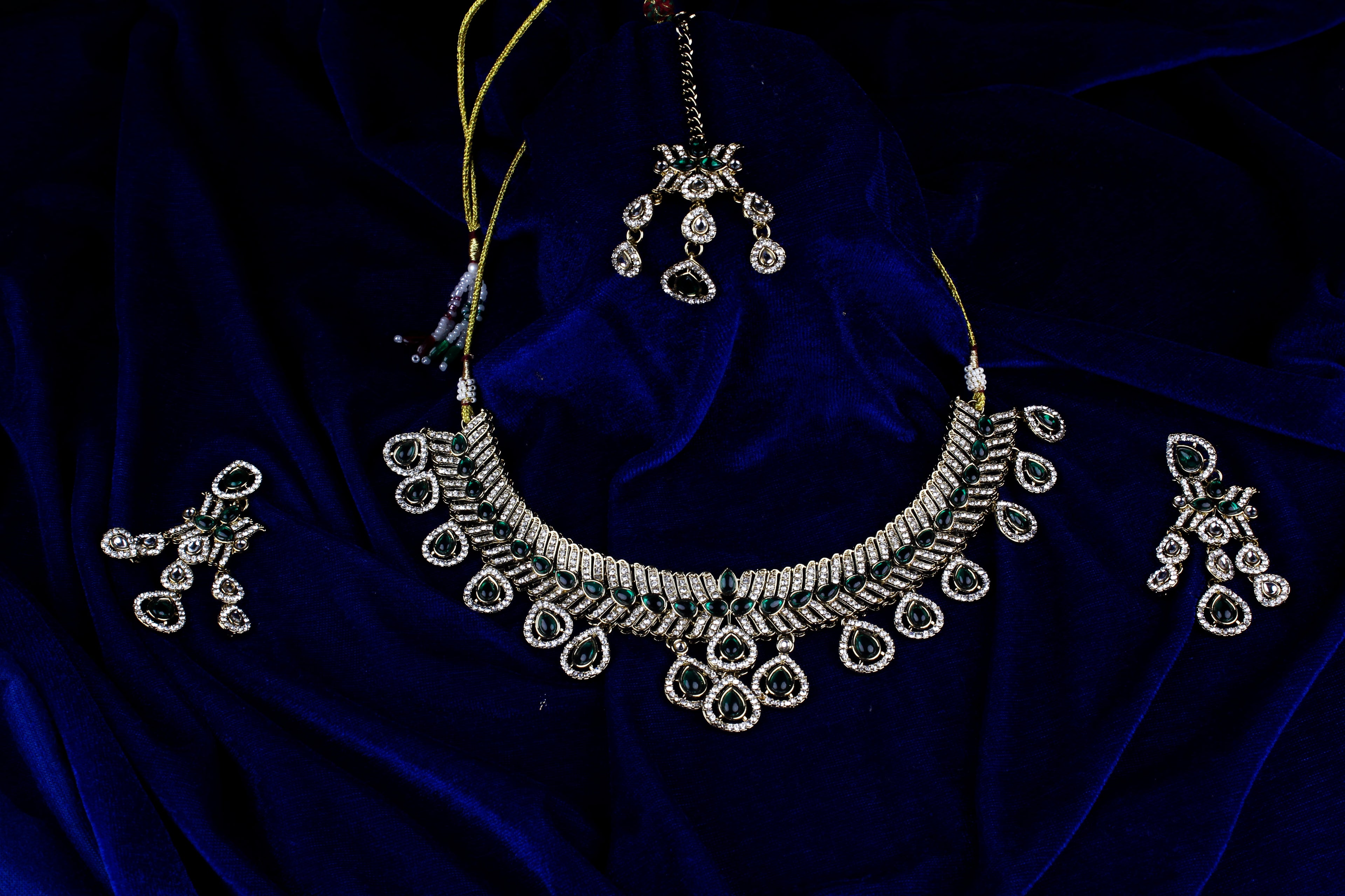 CLASSIC EMERALD HERITAGE CHOKER SET