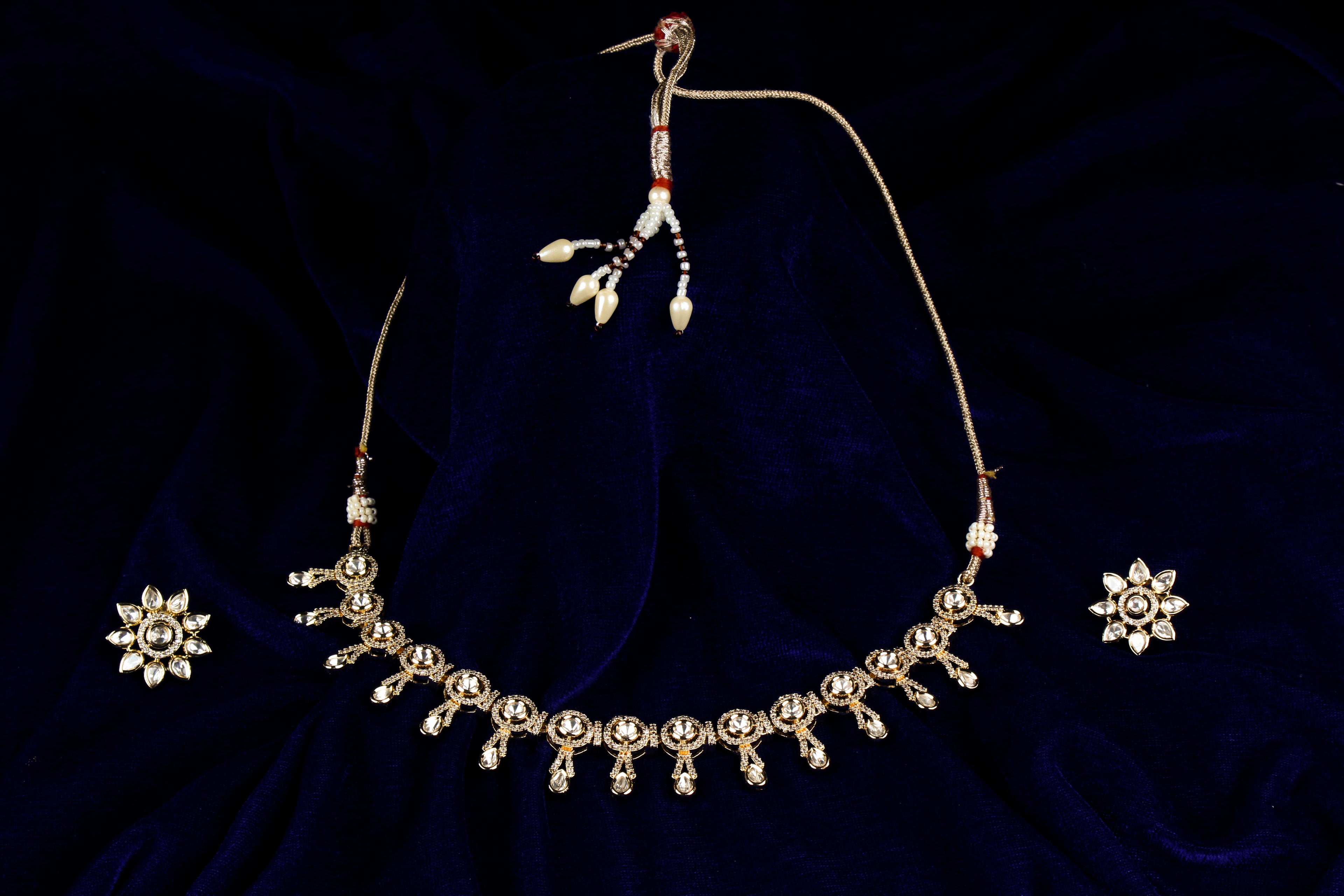 BEAUTIFULLY MADED KUNDAN CHOKER NECKLACE