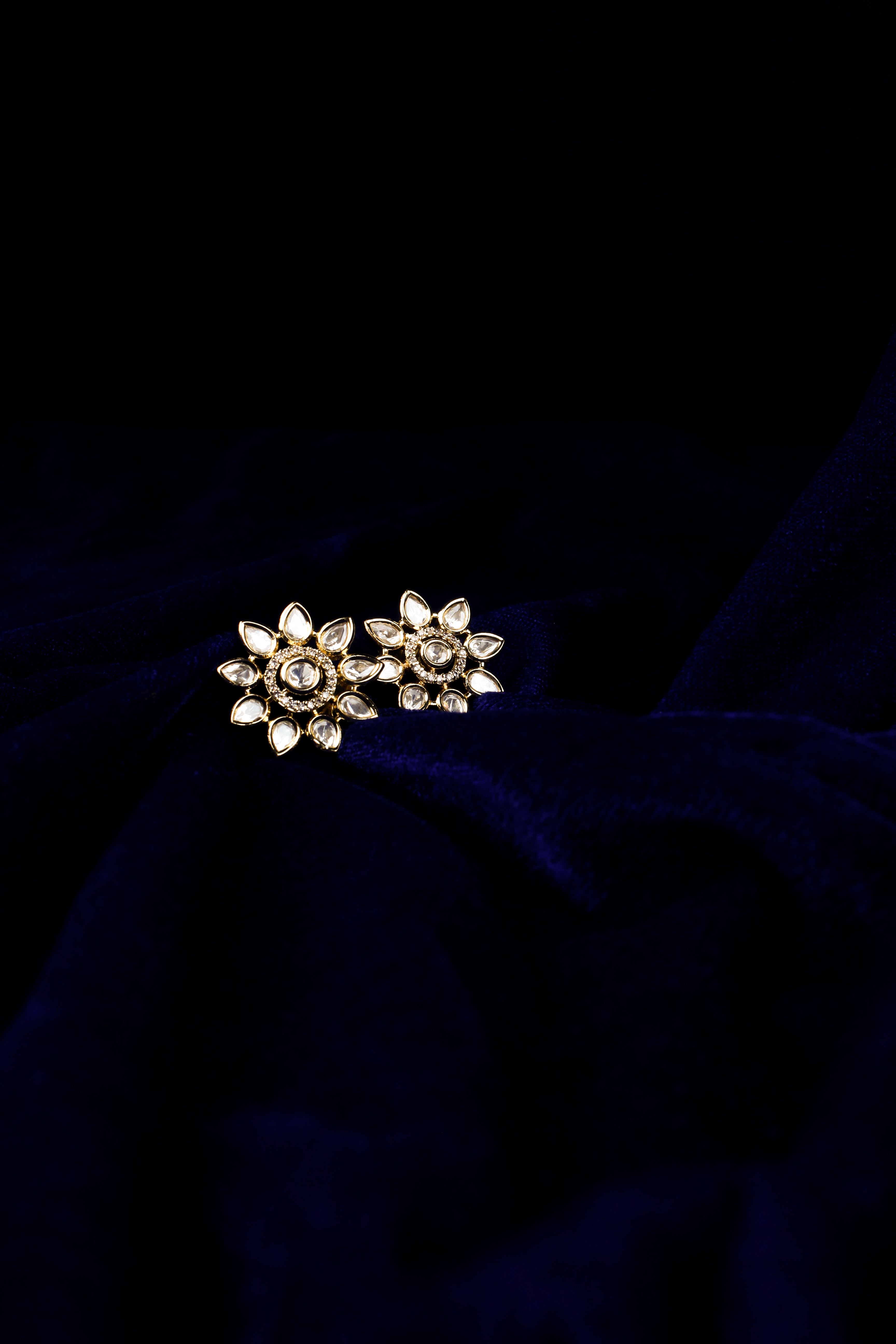 BEAUTIFULLY MADED KUNDAN CHOKER NECKLACE