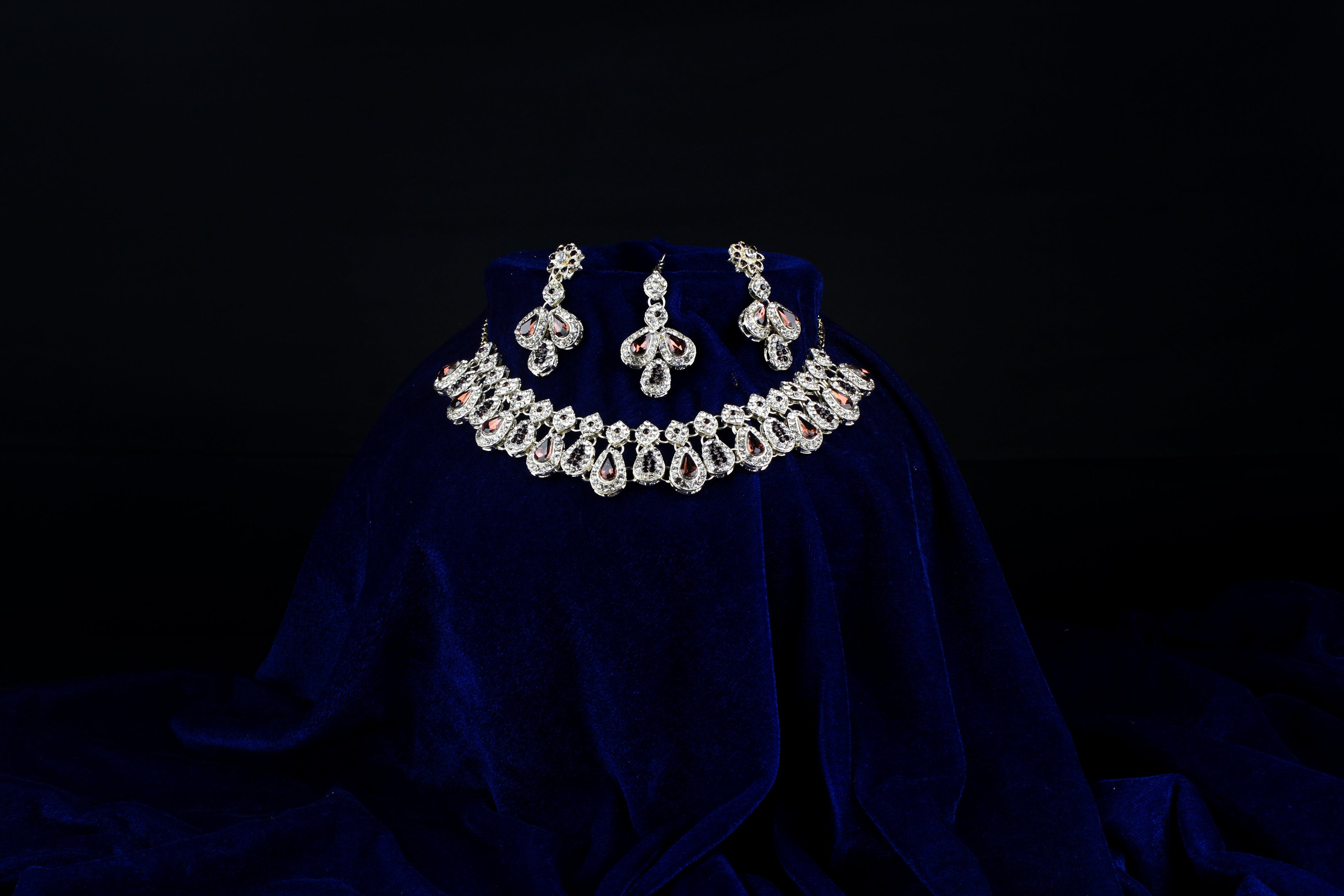 MAROON CLASSIC CHOKER LINK NECKLACE