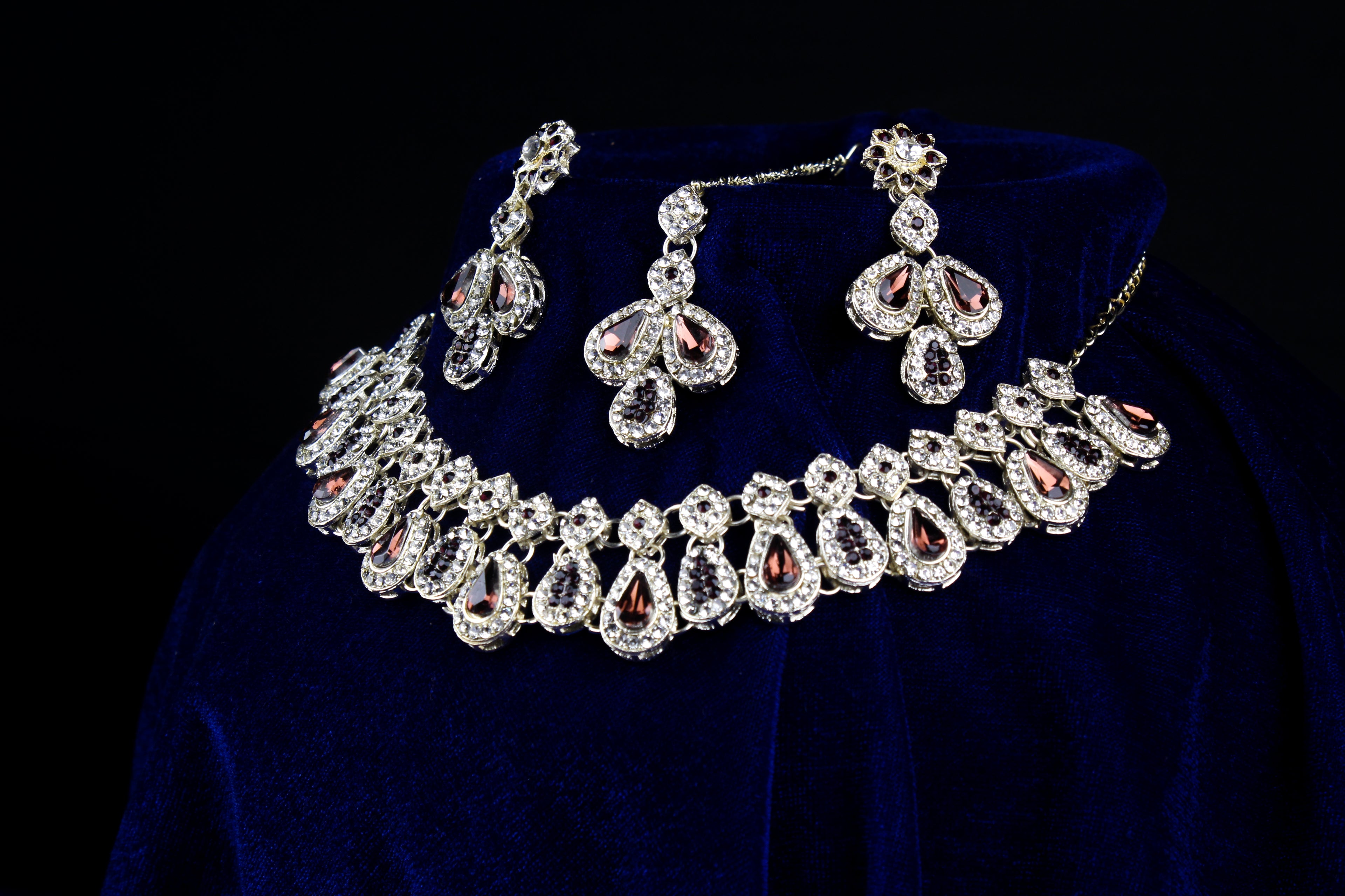 MAROON CLASSIC CHOKER LINK NECKLACE