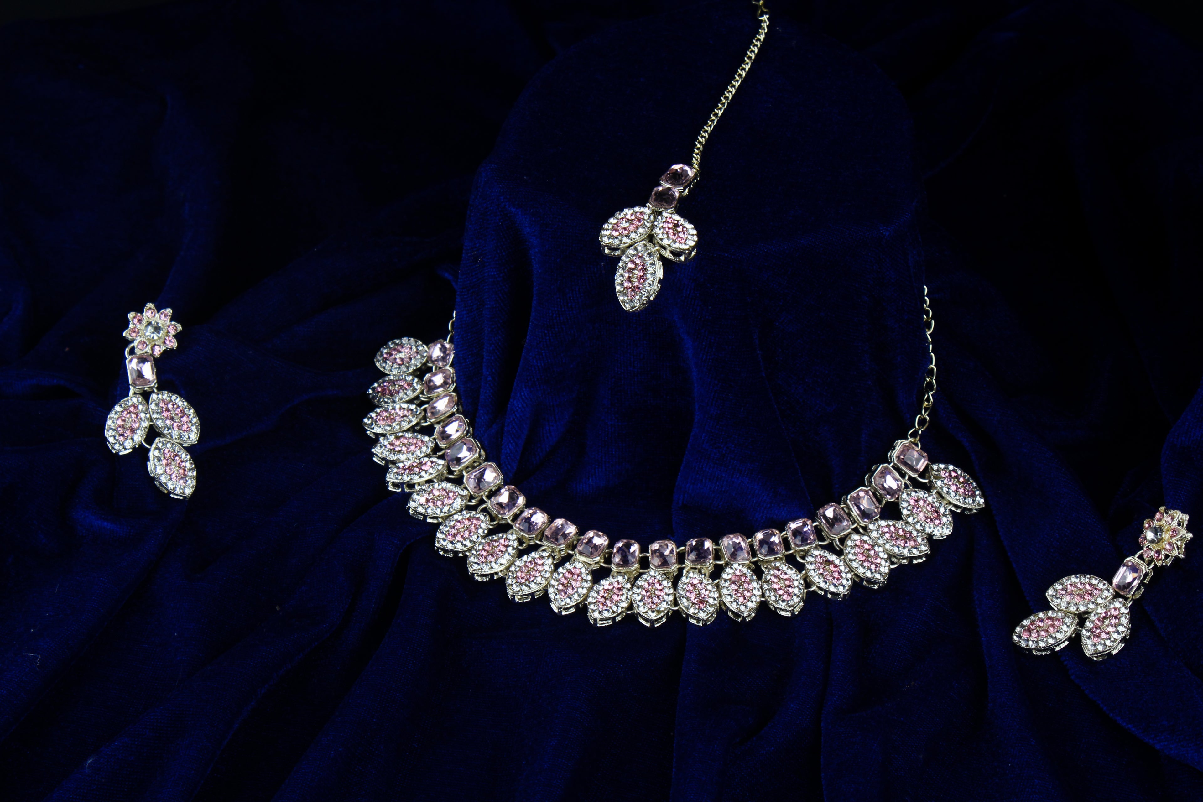 BLUSH PINK CHOKER LINK NECKLACE
