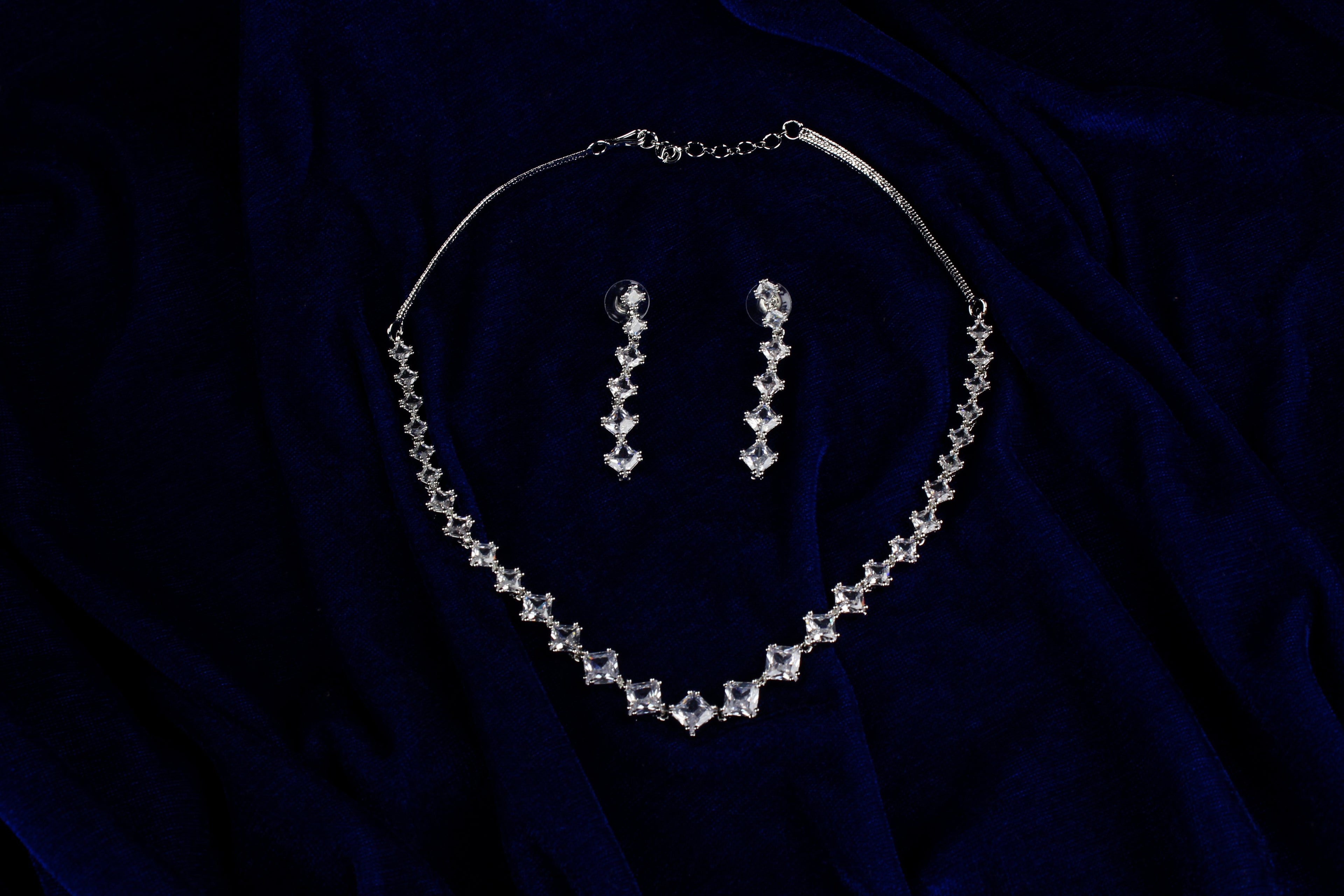 ELEGENT CUBIC ZIRCONA [CZ] NECKLACE