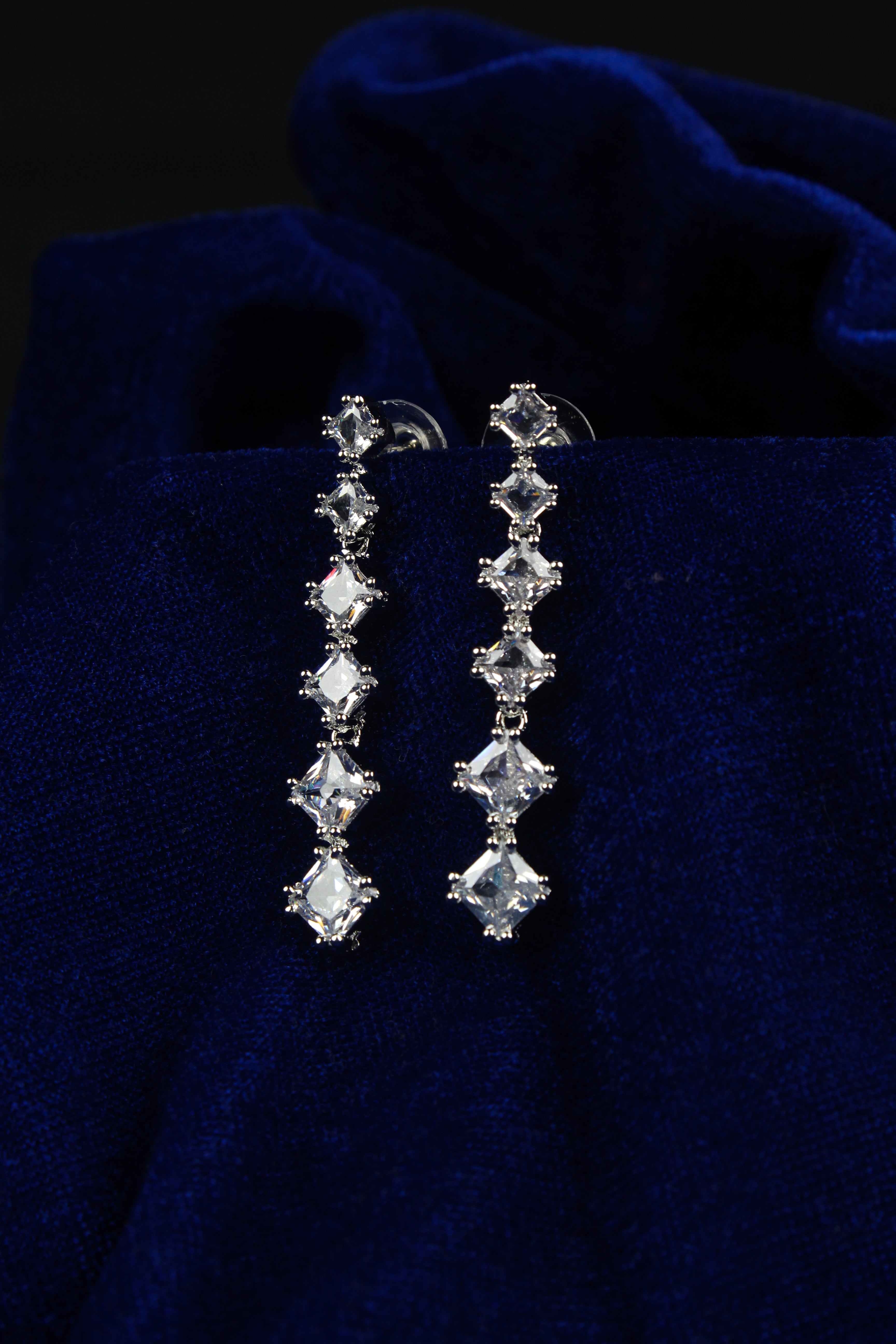 ELEGENT CUBIC ZIRCONA [CZ] NECKLACE