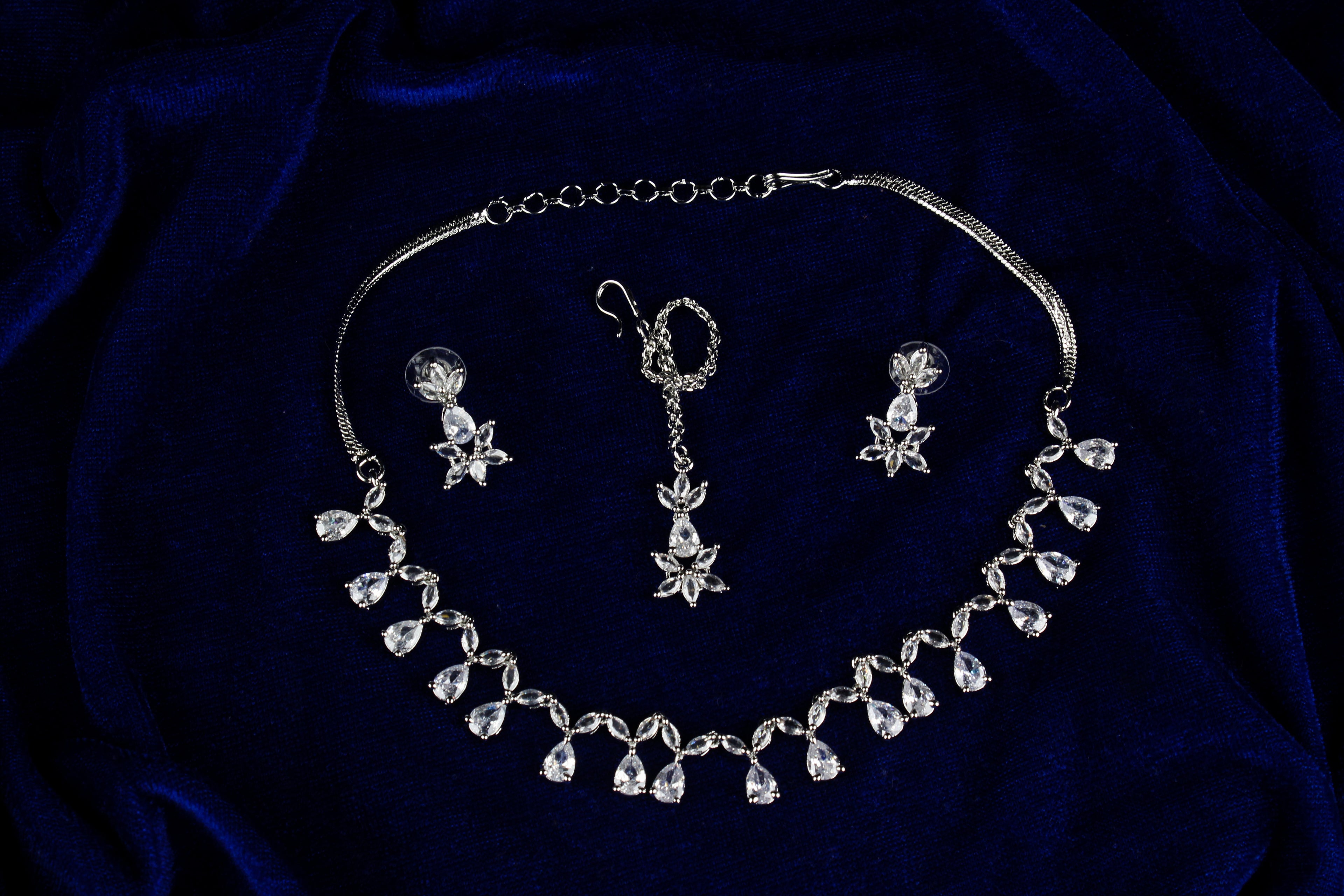 LUXURY CUBIC ZIRCONA [CZ] NECKLACE