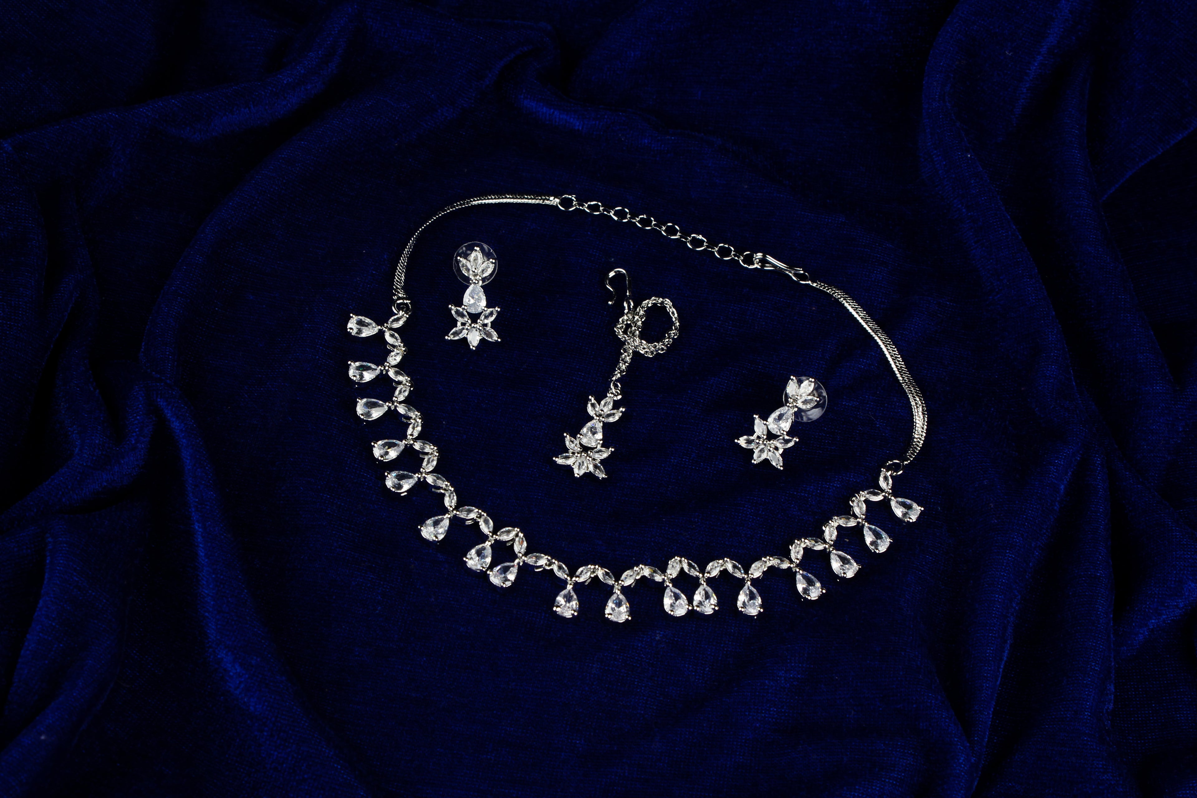 LUXURY CUBIC ZIRCONA [CZ] NECKLACE
