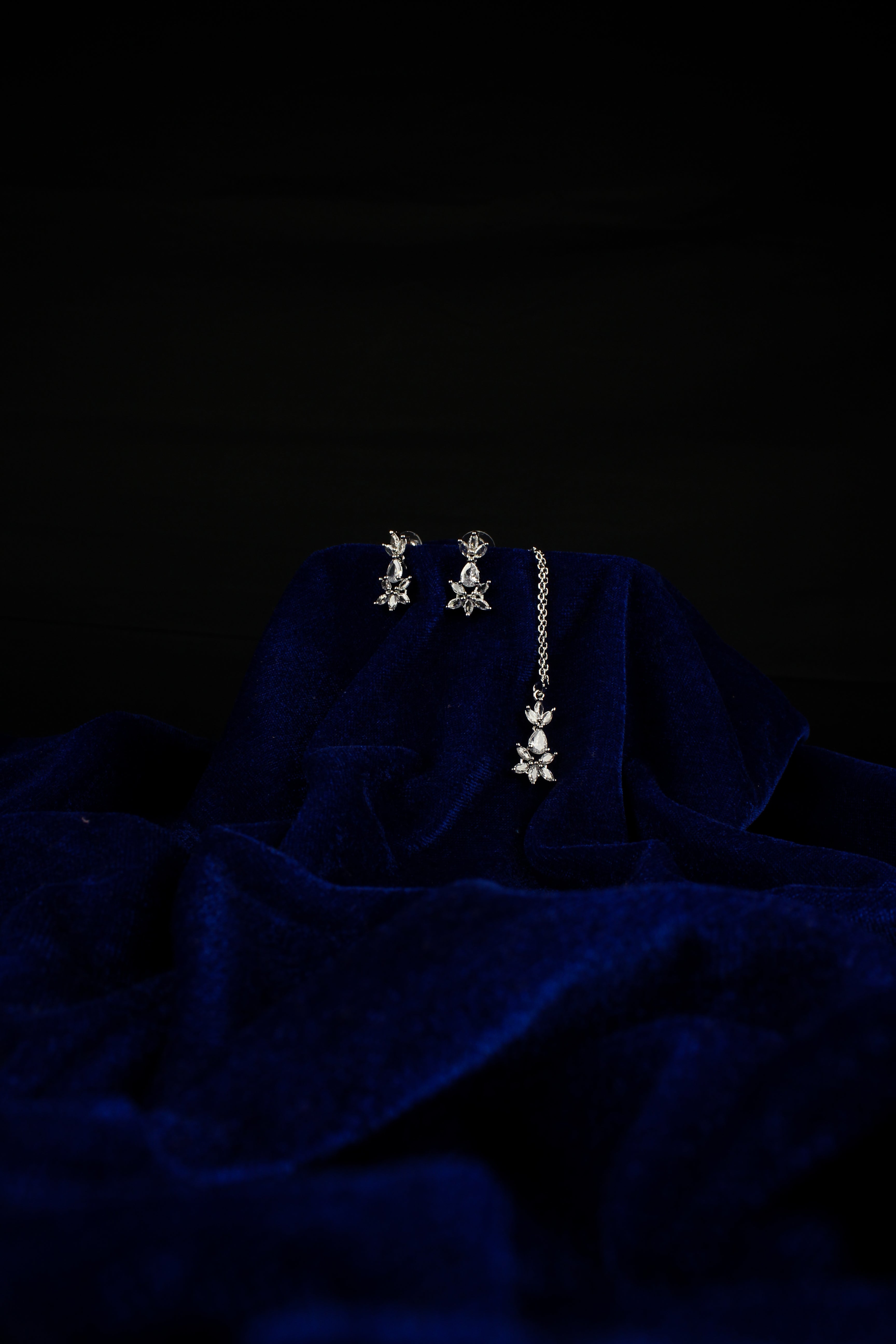 LUXURY CUBIC ZIRCONA [CZ] NECKLACE